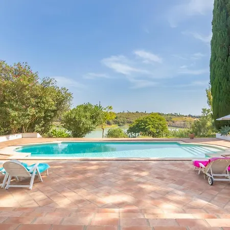 فيلة Cortijo Padierna El إِستيبونا